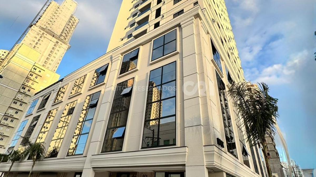 Apartamento com 3 suítes no Edifício Sol Nascente no Canto da Praia em Itapema