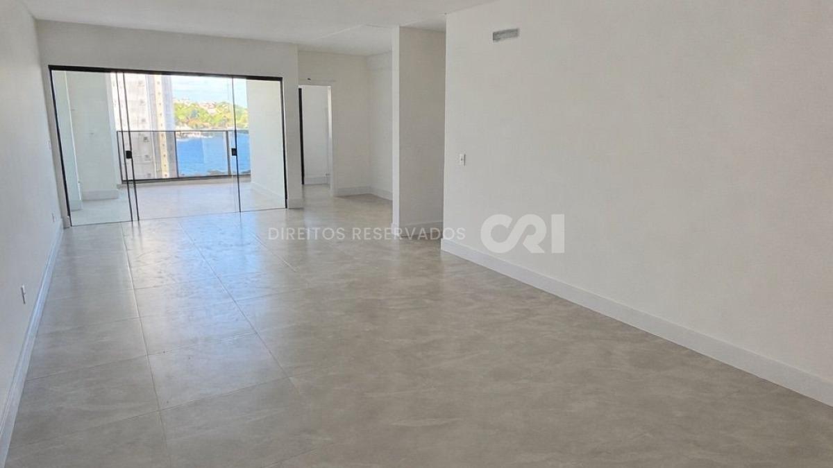 Apartamento com 3 suítes Edifício Sol Nascente no Canto da Praia em Itapema