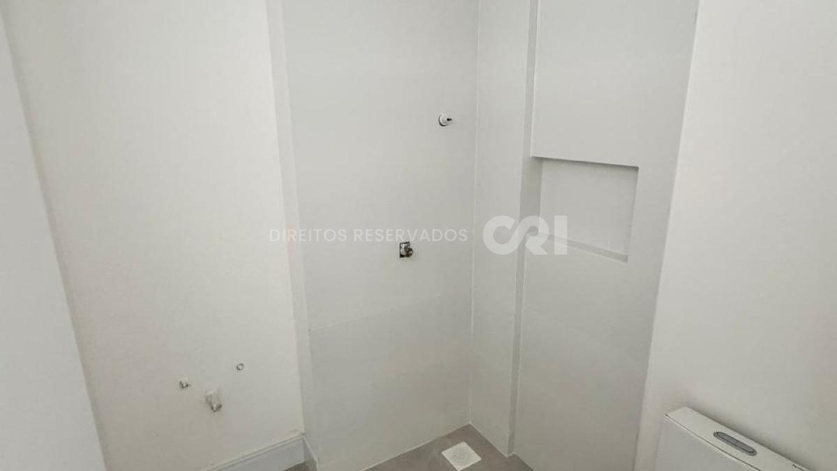 Apartamento com 3 suítes Edifício Sol Nascente no Canto da Praia em Itapema