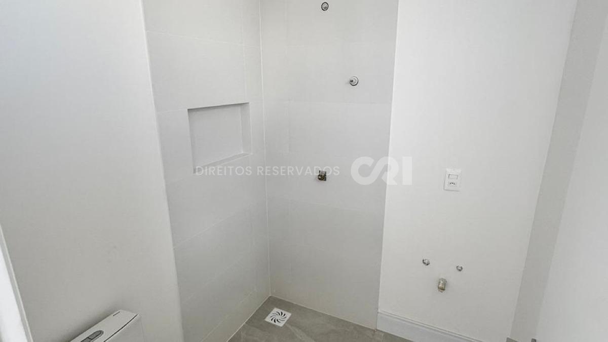 Apartamento com 3 suítes Edifício Sol Nascente no Canto da Praia em Itapema