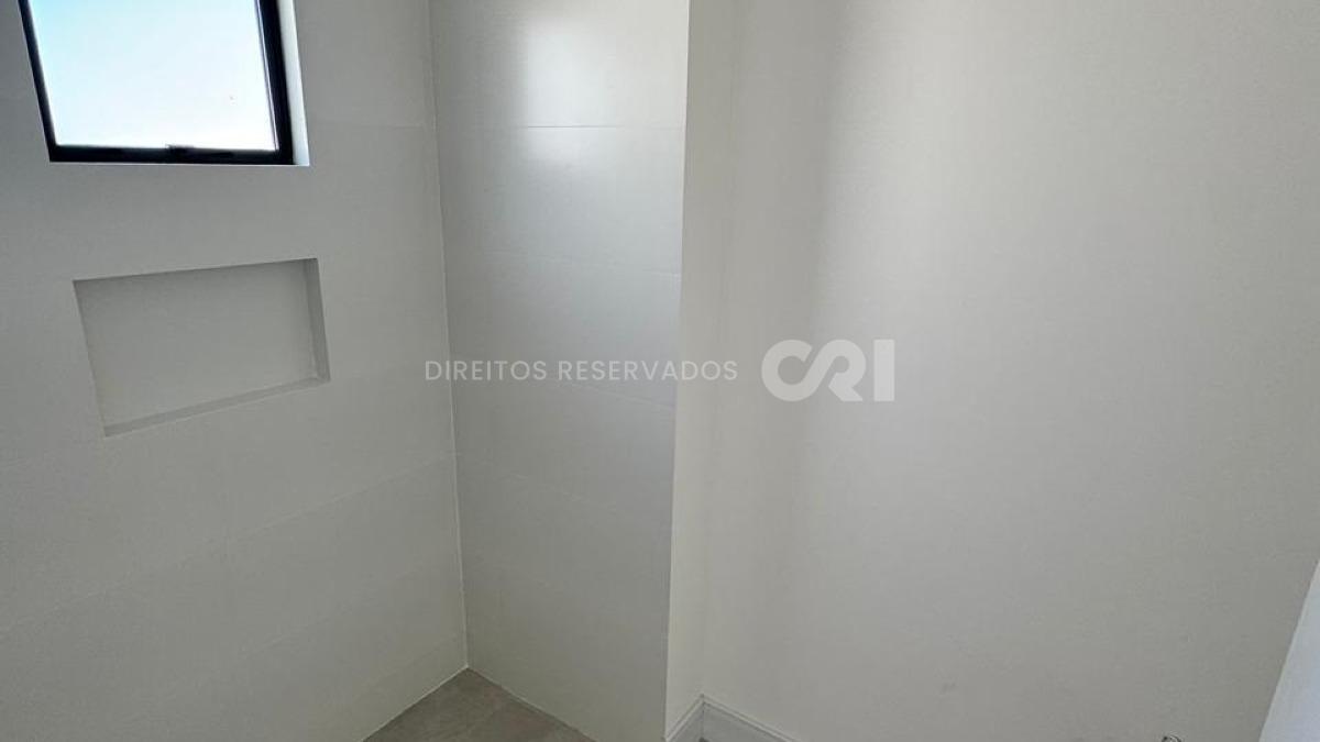 Apartamento com 3 suítes Edifício Sol Nascente no Canto da Praia em Itapema