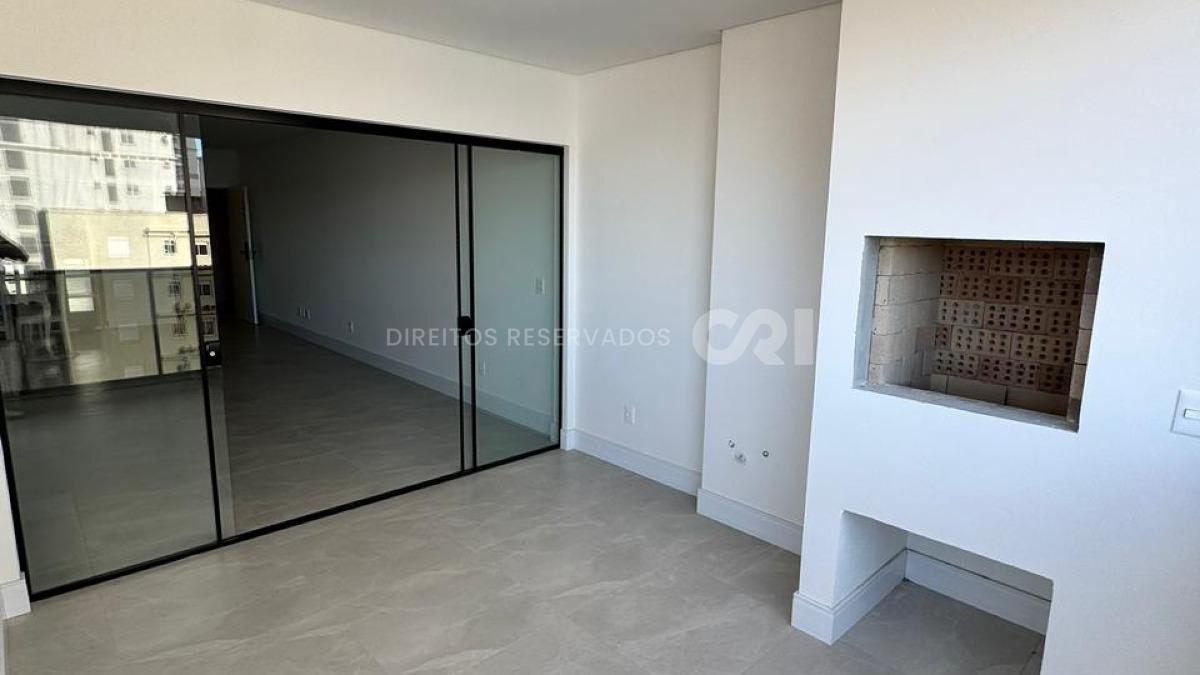 Apartamento com 3 suítes Edifício Sol Nascente no Canto da Praia em Itapema
