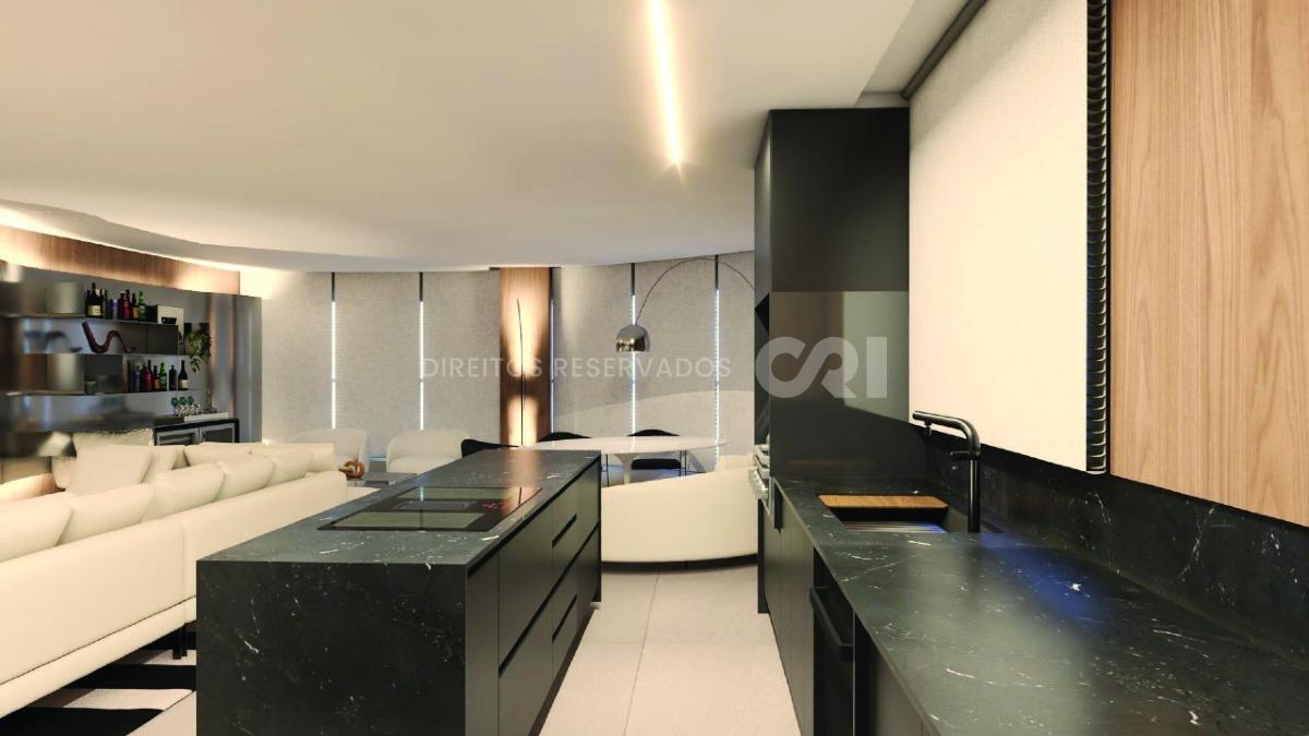 Apartamento Frente Mar no Edifício Baturité com 3 Suítes Mobiliado na Barra Sul em Balneário Camboriú