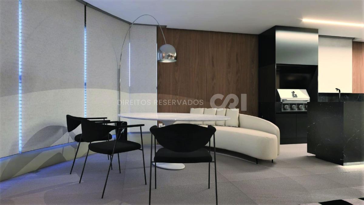 Apartamento Frente Mar no Edifício Baturité com 3 Suítes Mobiliado na Barra Sul em Balneário Camboriú