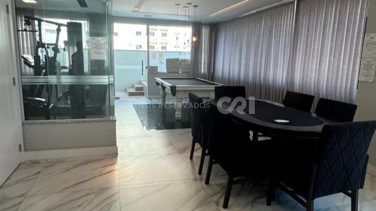 Apartamento com 3 suítes no Edifício Luna Del Mare na Meia Praia em Itapema