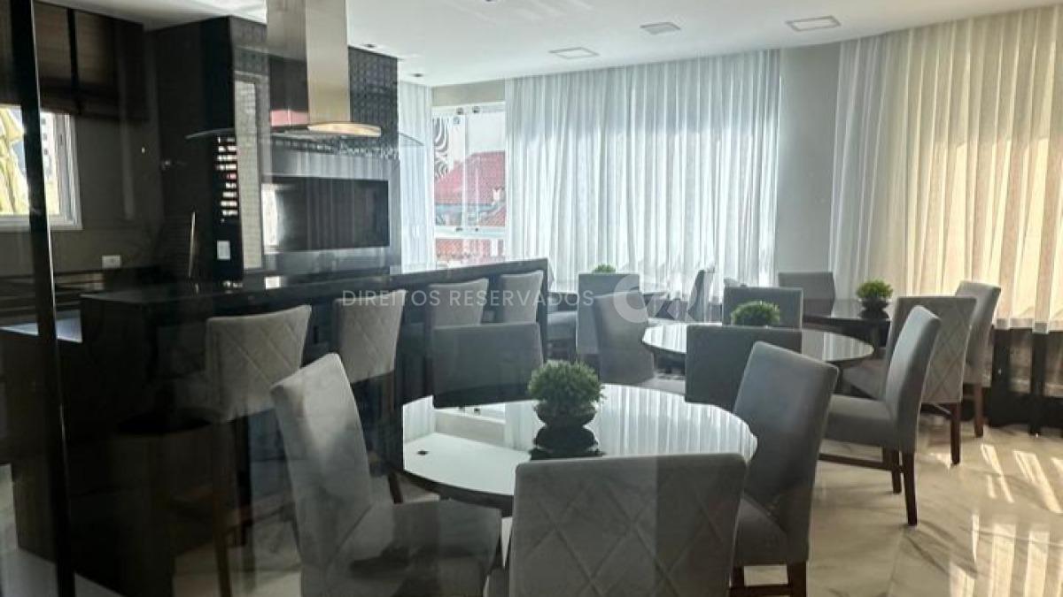 Apartamento com 3 suítes no Edifício Luna Del Mare na Meia Praia em Itapema