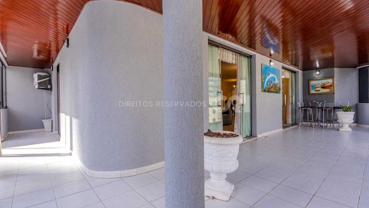Cobertura com 4 Dormitórios no Edifício Mundo Novo no Centro em Itapema