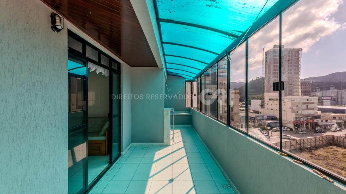 Cobertura com 4 Dormitórios no Edifício Mundo Novo no Centro em Itapema