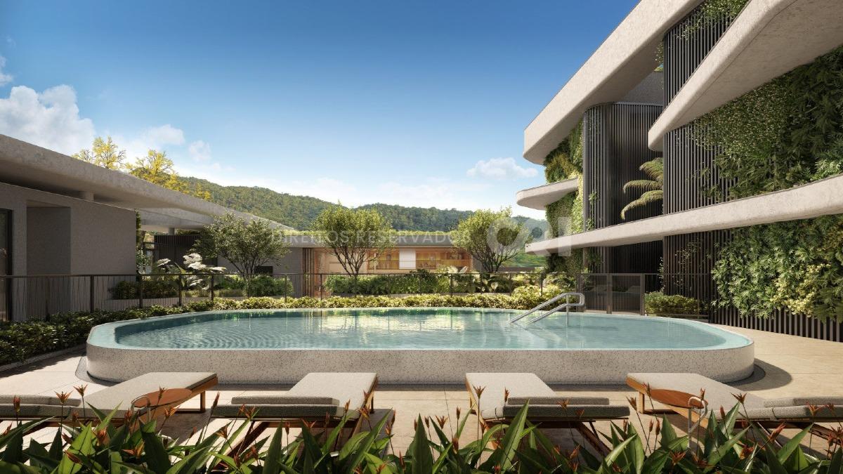 Duplex com 4 suítes Edifício Vitreo na Meia Praia em Itapema