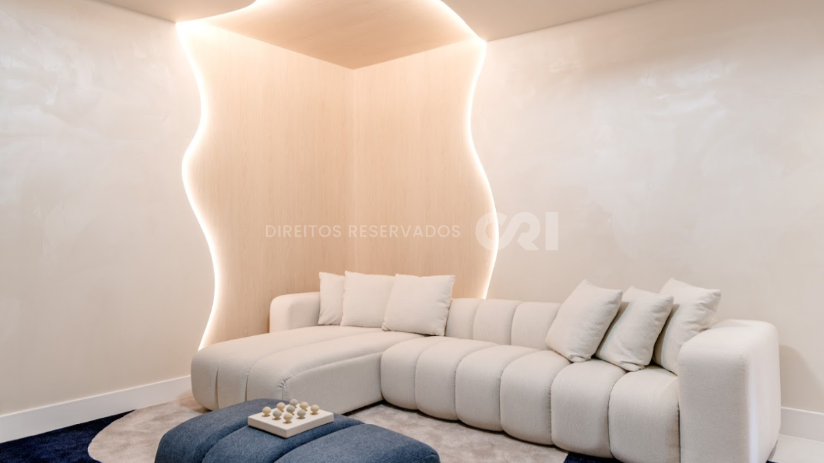 Apartamento com 4 suítes no Edifício Horizon Palace na Meia Praia em Itapema