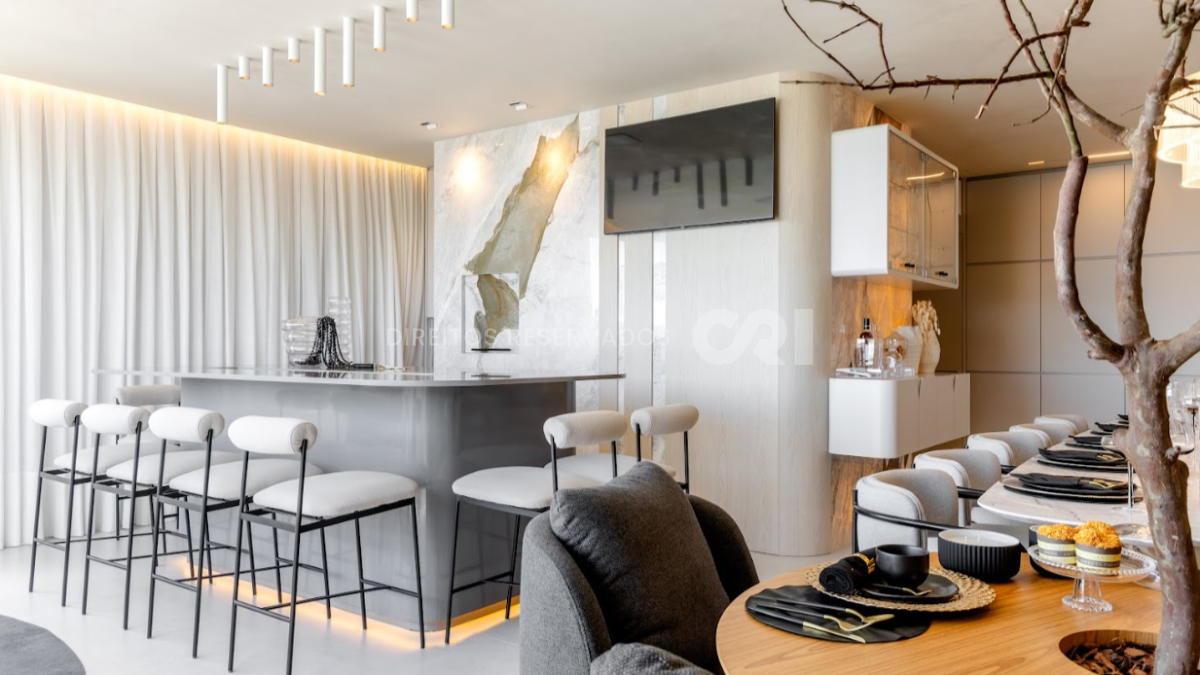 Apartamento com 4 suítes no Edifício Horizon Palace na Meia Praia em Itapema