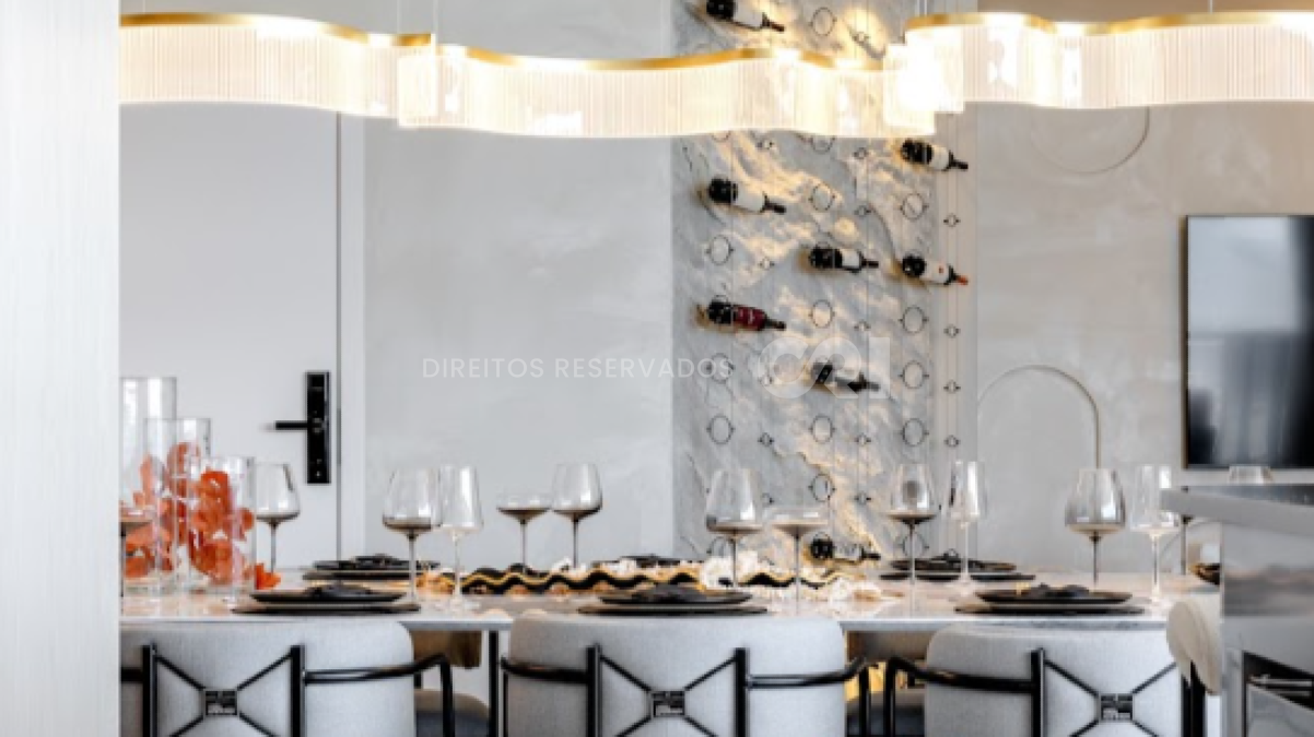 Apartamento com 4 suítes no Edifício Horizon Palace na Meia Praia em Itapema
