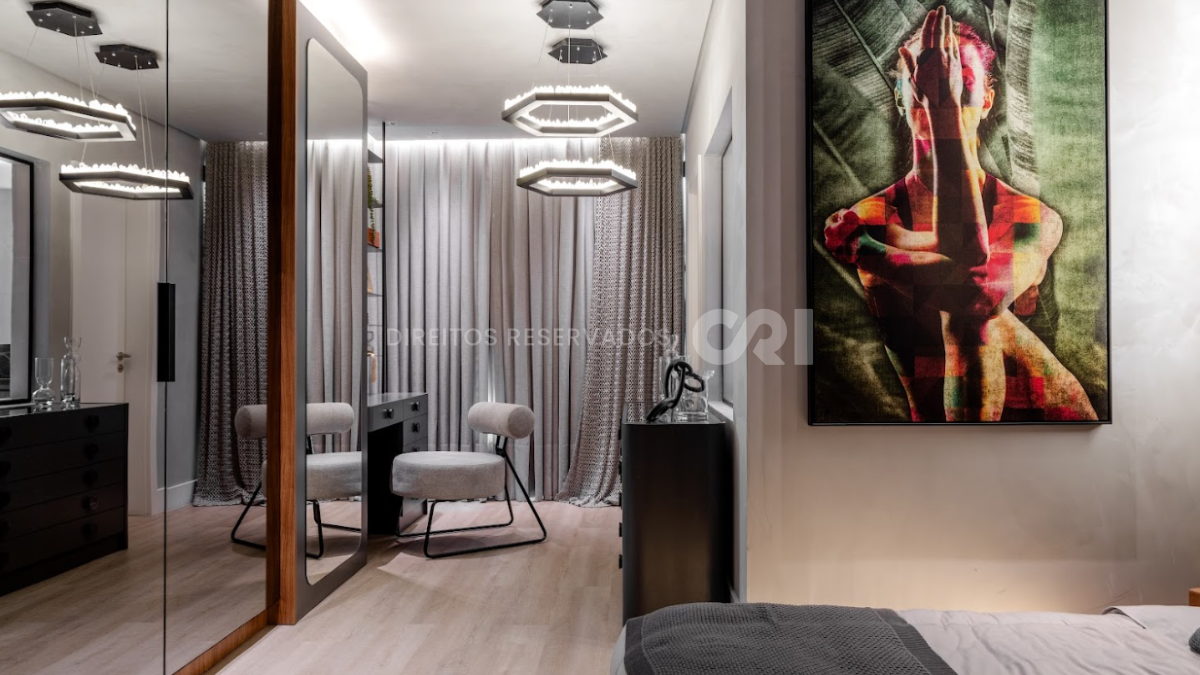 Apartamento com 4 suítes no Edifício Horizon Palace na Meia Praia em Itapema