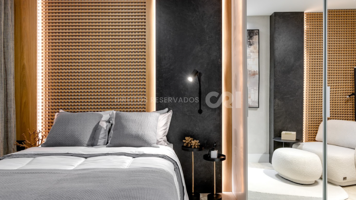 Apartamento com 4 suítes no Edifício Horizon Palace na Meia Praia em Itapema