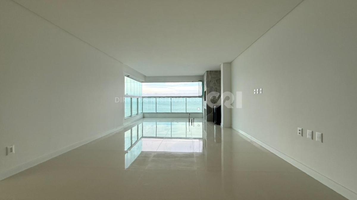 Apartamento com 4 suítes no Grand Provence Residence na Meia Praia, Itapema