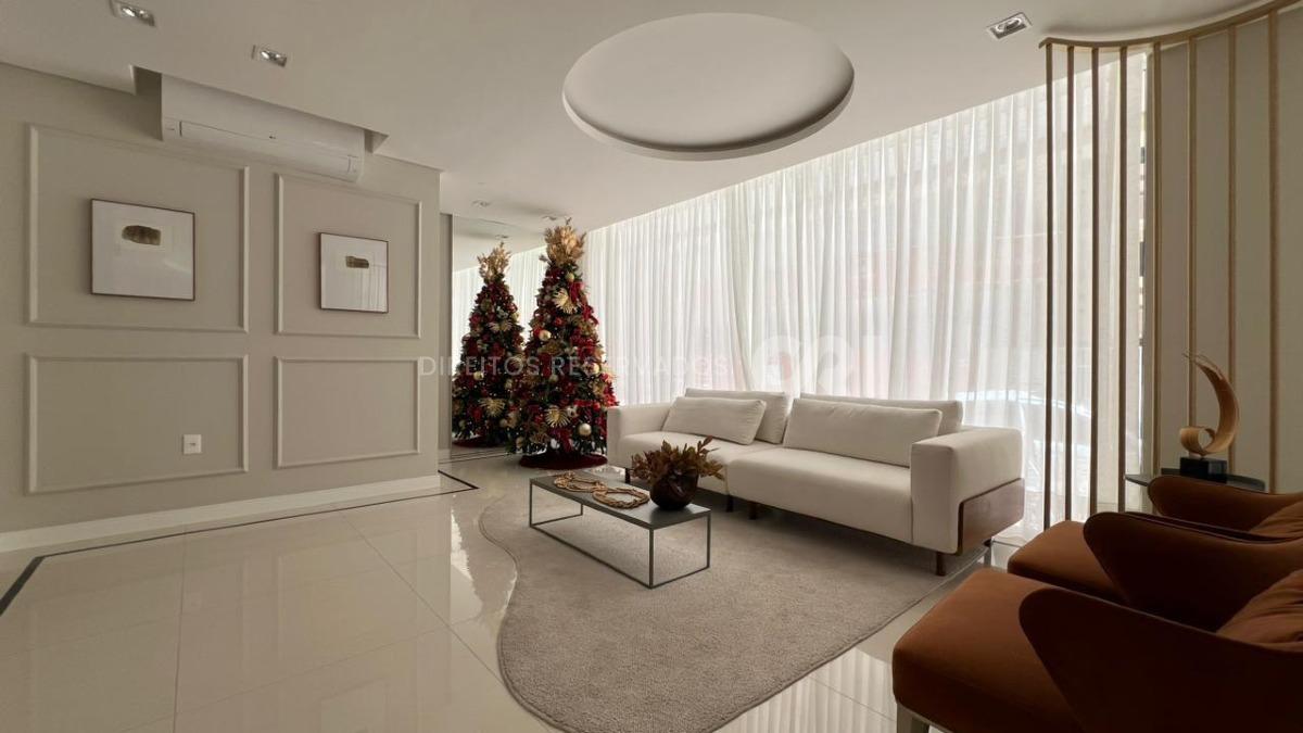 Apartamento com 4 suítes no Grand Provence Residence na Meia Praia, Itapema