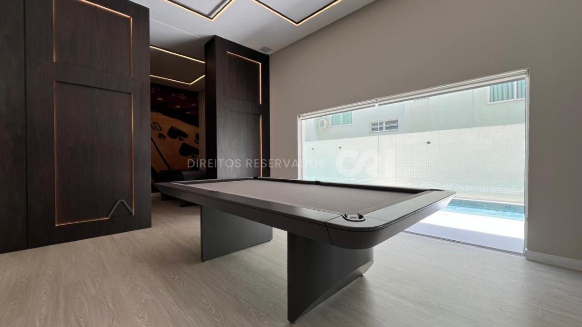 Apartamento com 4 suítes no Grand Provence Residence na Meia Praia, Itapema
