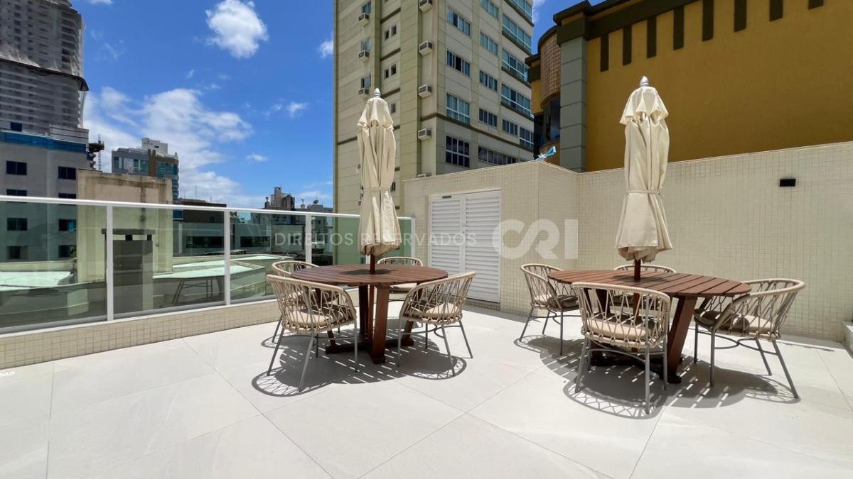 Apartamento com 4 suítes no Grand Provence Residence na Meia Praia, Itapema