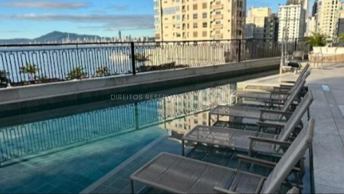 Apartamento com 4 suítes no Edifício Magnólia no Canto da Praia em Itapema