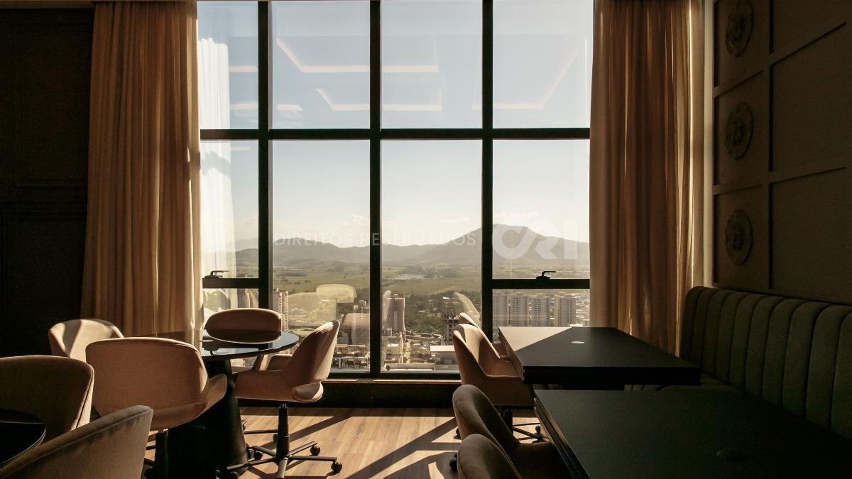 Apartamento com 3 Suítes no Vieiras no Vila Nova em Porto Belo