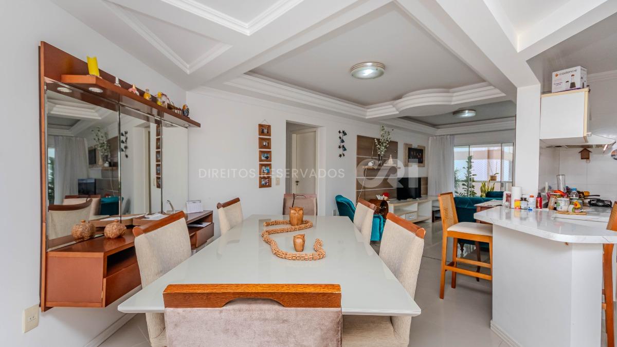 Apartamento com 03 Quartos no Edifício Barcelona no Centro de Balneário Camboriú
