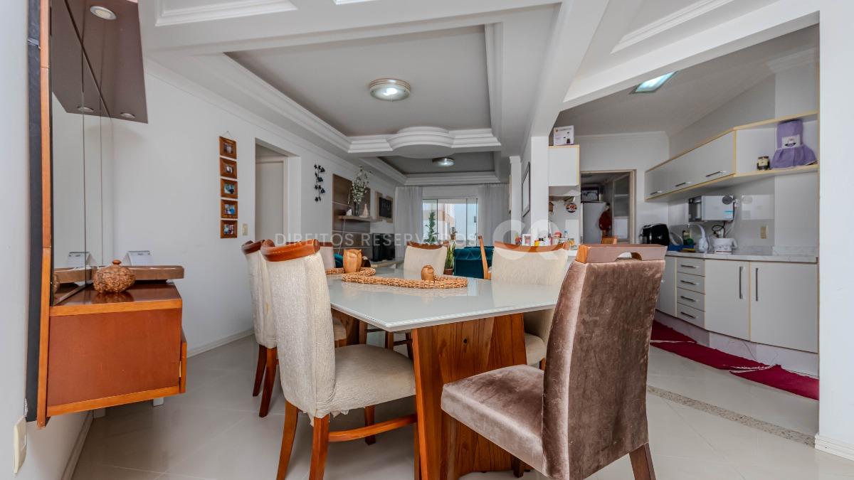 Apartamento com 03 Quartos no Edifício Barcelona no Centro de Balneário Camboriú