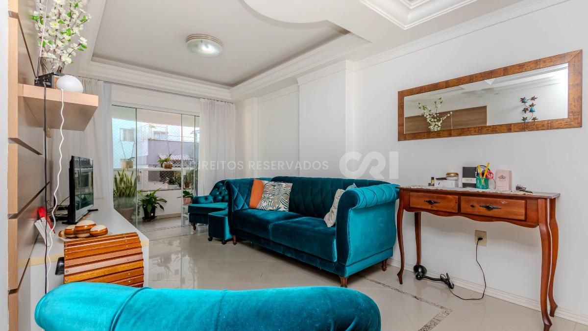 Apartamento com 03 Quartos no Edifício Barcelona no Centro de Balneário Camboriú