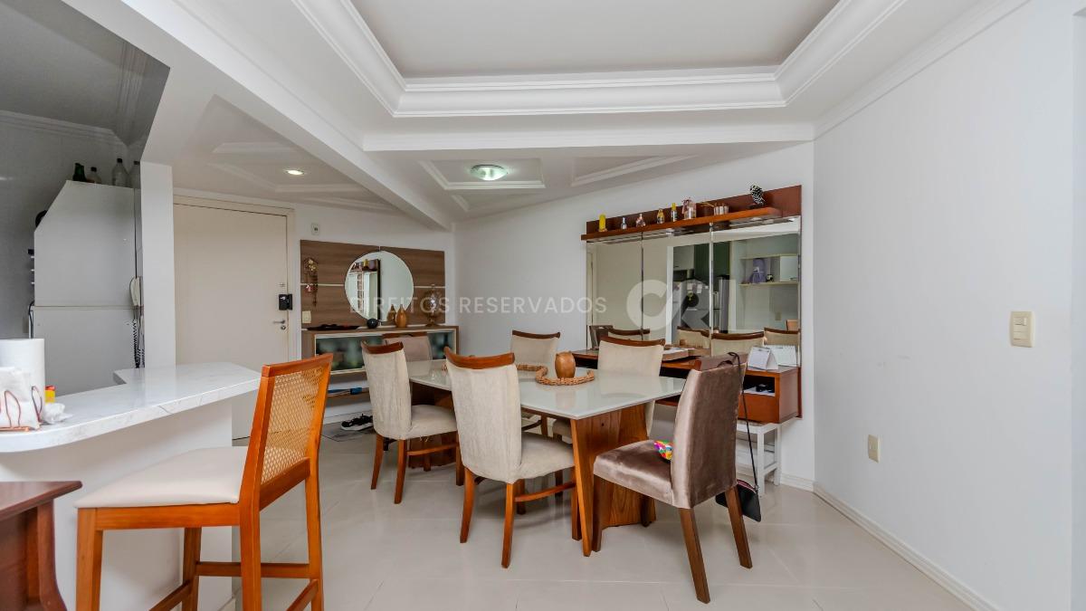 Apartamento com 03 Quartos no Edifício Barcelona no Centro de Balneário Camboriú