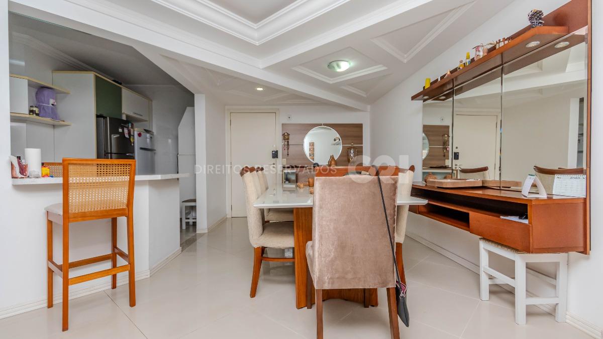 Apartamento com 03 Quartos no Edifício Barcelona no Centro de Balneário Camboriú