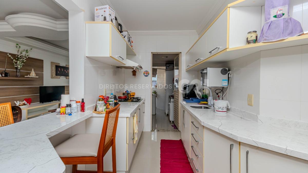 Apartamento com 03 Quartos no Edifício Barcelona no Centro de Balneário Camboriú