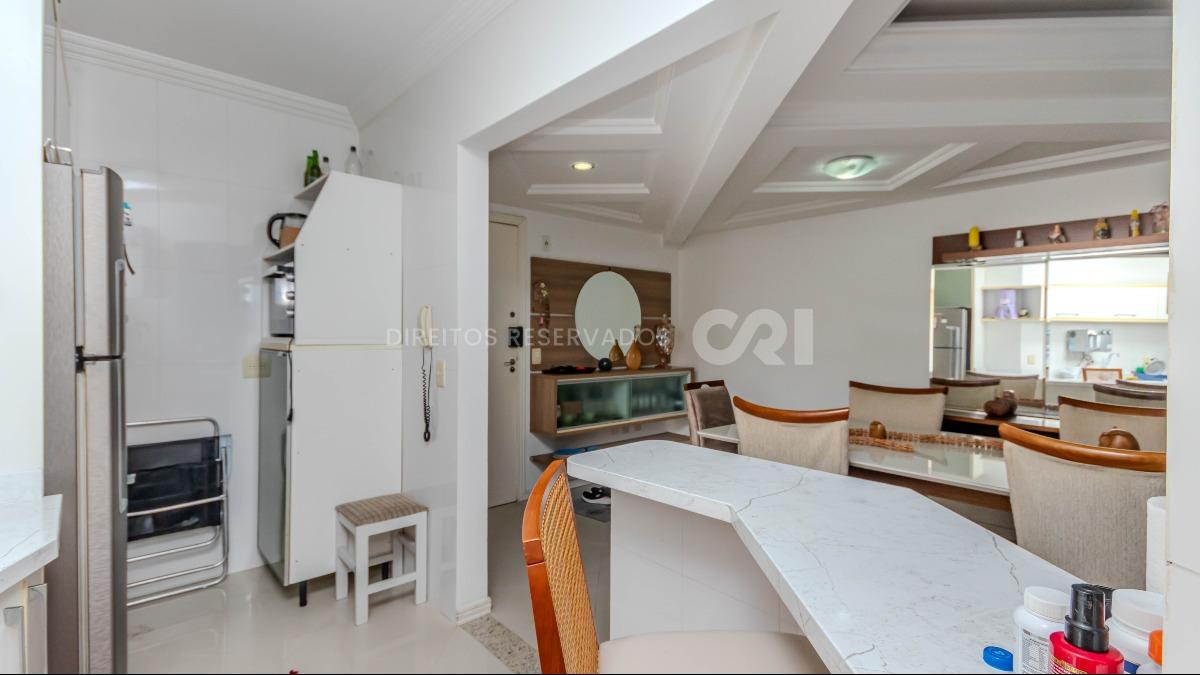 Apartamento com 03 Quartos no Edifício Barcelona no Centro de Balneário Camboriú