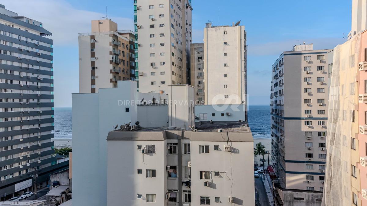 Apartamento com 03 Quartos no Edifício Barcelona no Centro de Balneário Camboriú