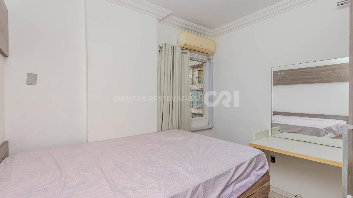 Apartamento com 03 Quartos no Edifício Barcelona no Centro de Balneário Camboriú