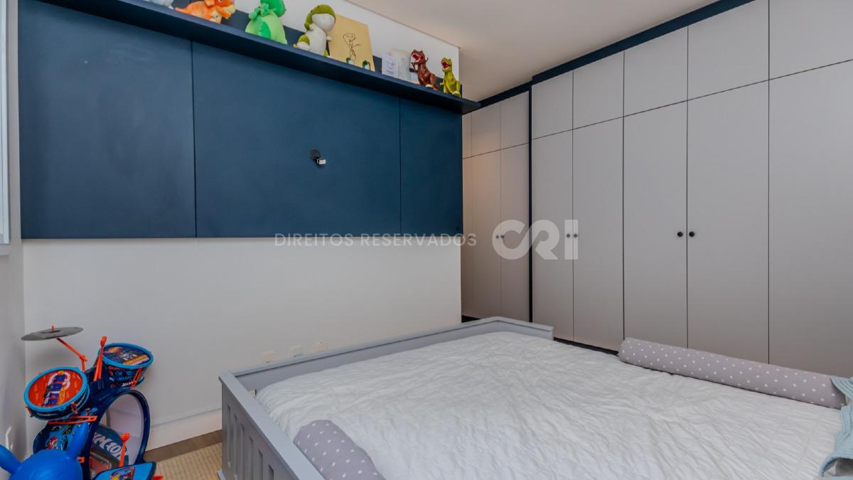 Apartamento mobiliado com 3 suítes no Edifício Amores da Brava na Praia Brava em Itajaí