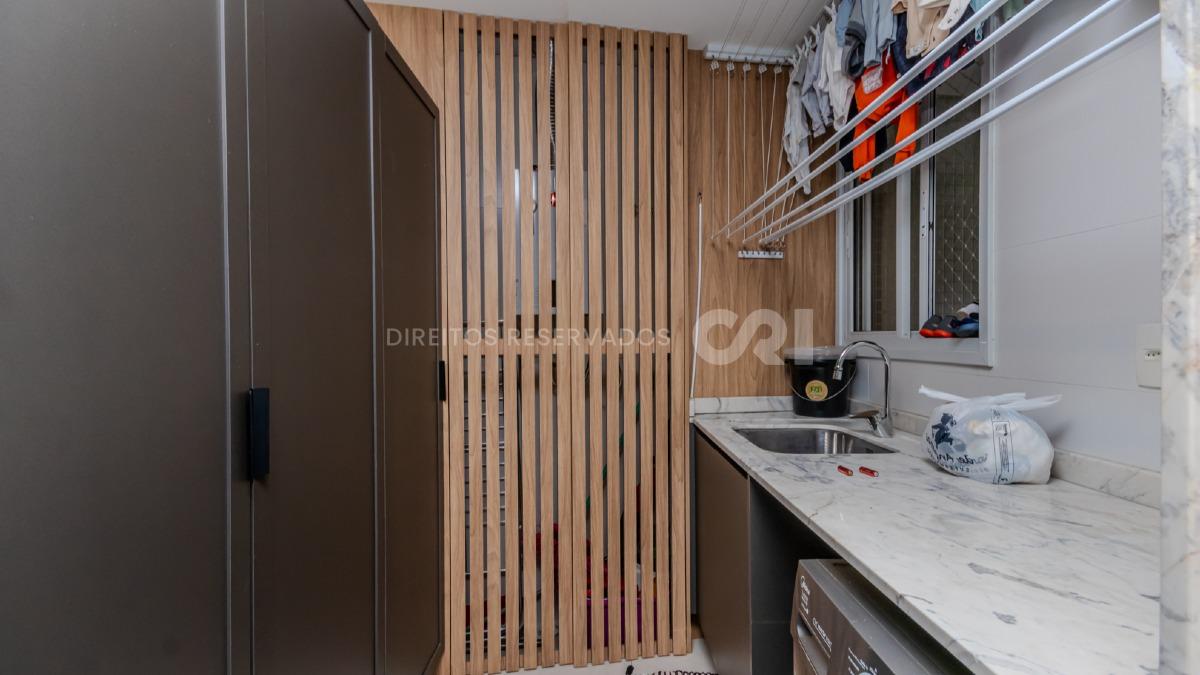 Apartamento mobiliado com 3 suítes no Edifício Amores da Brava na Praia Brava em Itajaí