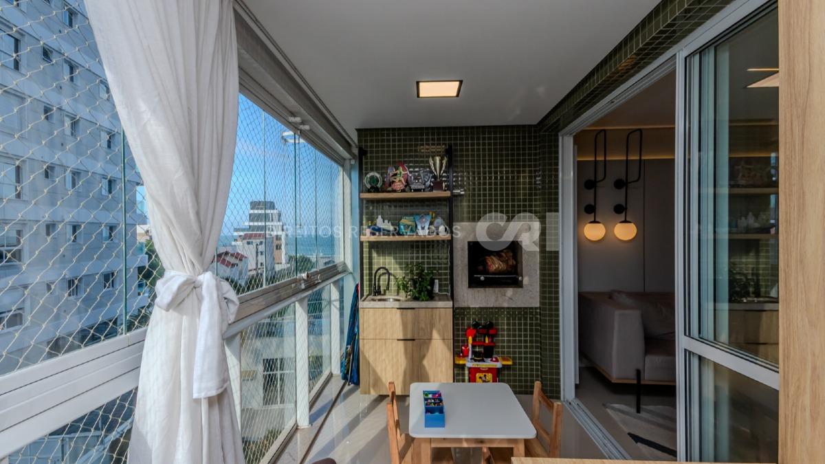 Apartamento mobiliado com 3 suítes no Edifício Amores da Brava na Praia Brava em Itajaí