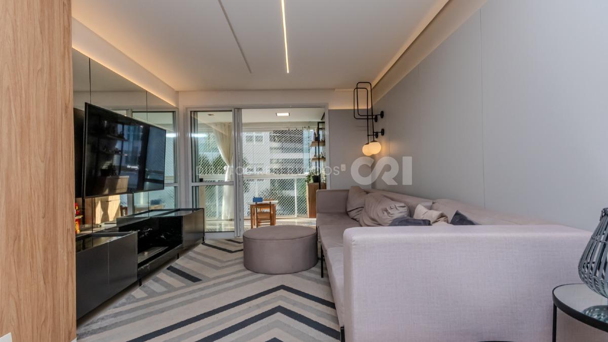 Apartamento mobiliado com 3 suítes no Edifício Amores da Brava na Praia Brava em Itajaí