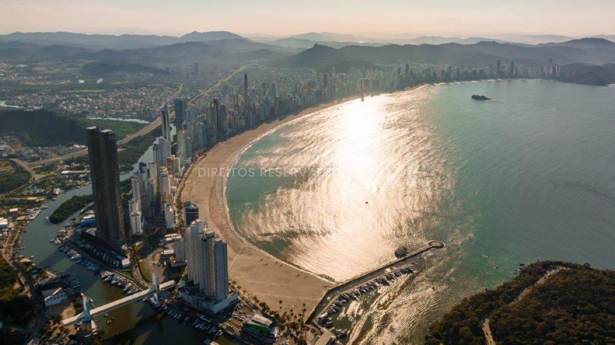 Apartamento Alto Padrão com 4 Suítes no Yachthouse by Pininfarina na Barra Sul, Balneário Camboriú