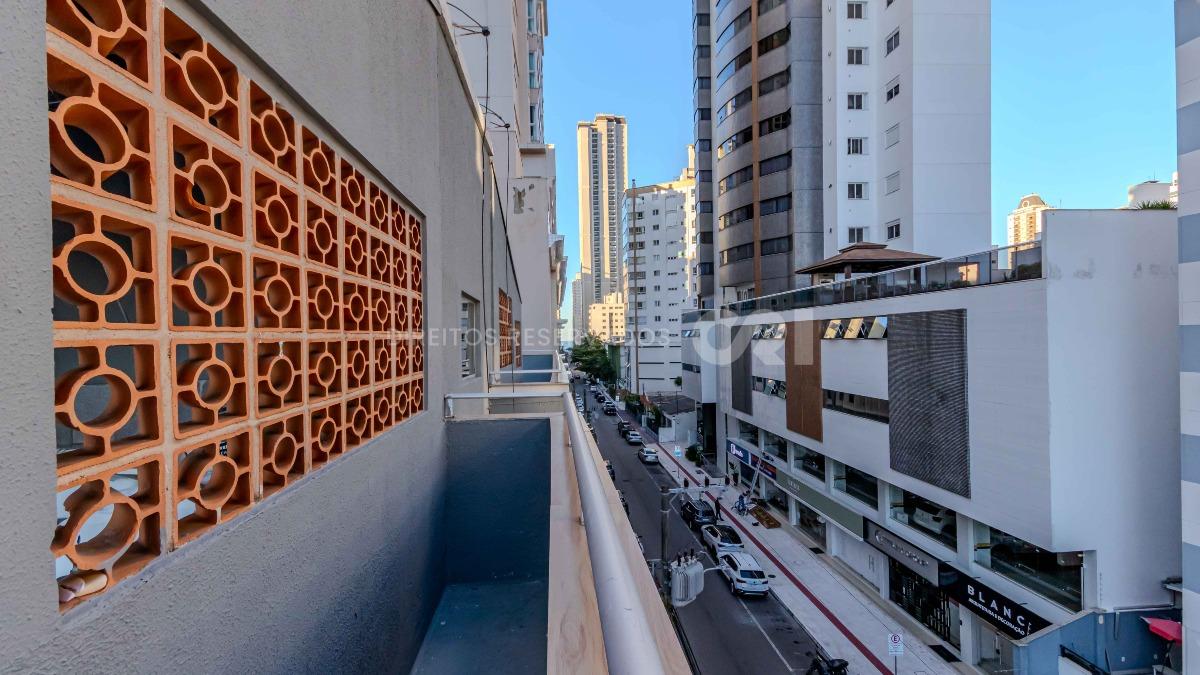 Apartamento 2 dormitórios no Residencial Amsterdã Centro Balneário Camboriú