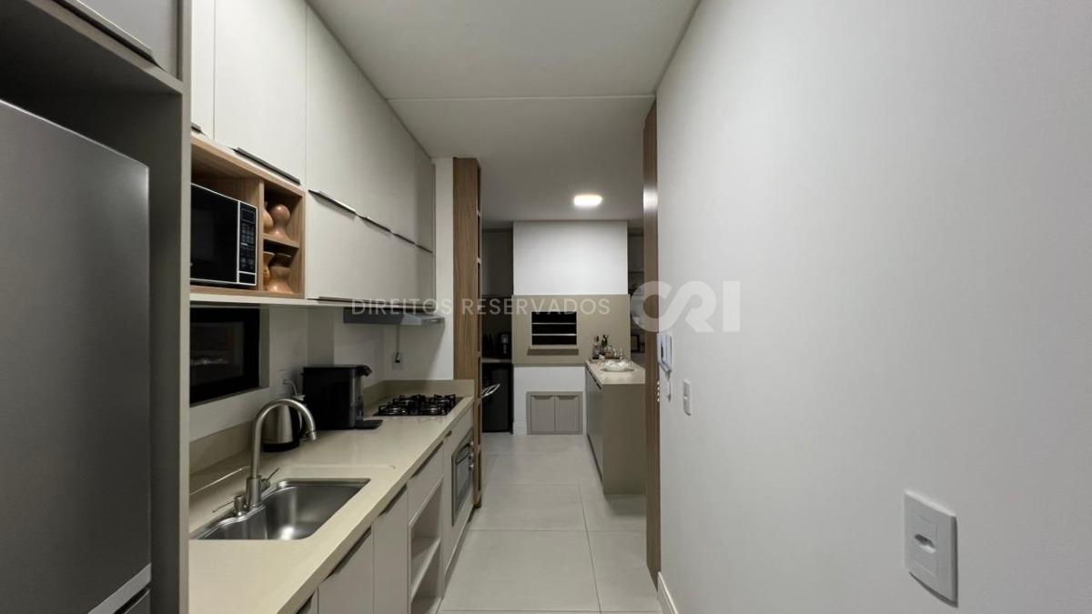 Apartamento com 3 quartos no Edifício Vessel na Meia Praia em Itapema