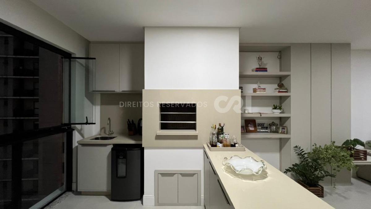 Apartamento com 3 quartos no Edifício Vessel na Meia Praia em Itapema