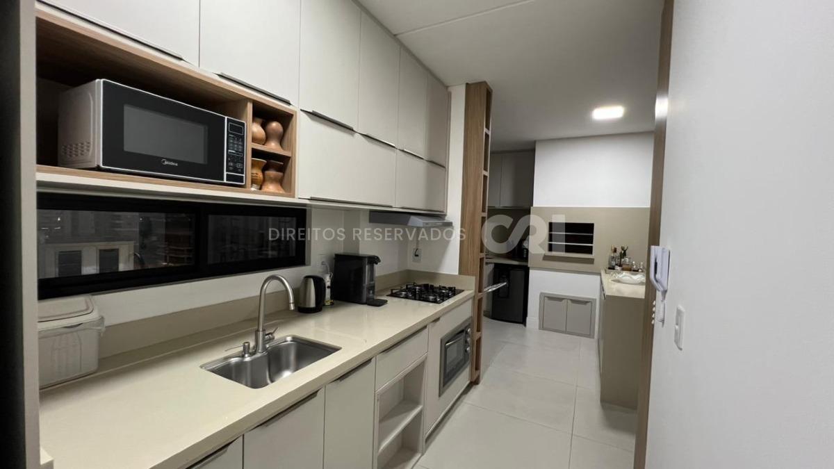 Apartamento com 3 quartos no Edifício Vessel na Meia Praia em Itapema