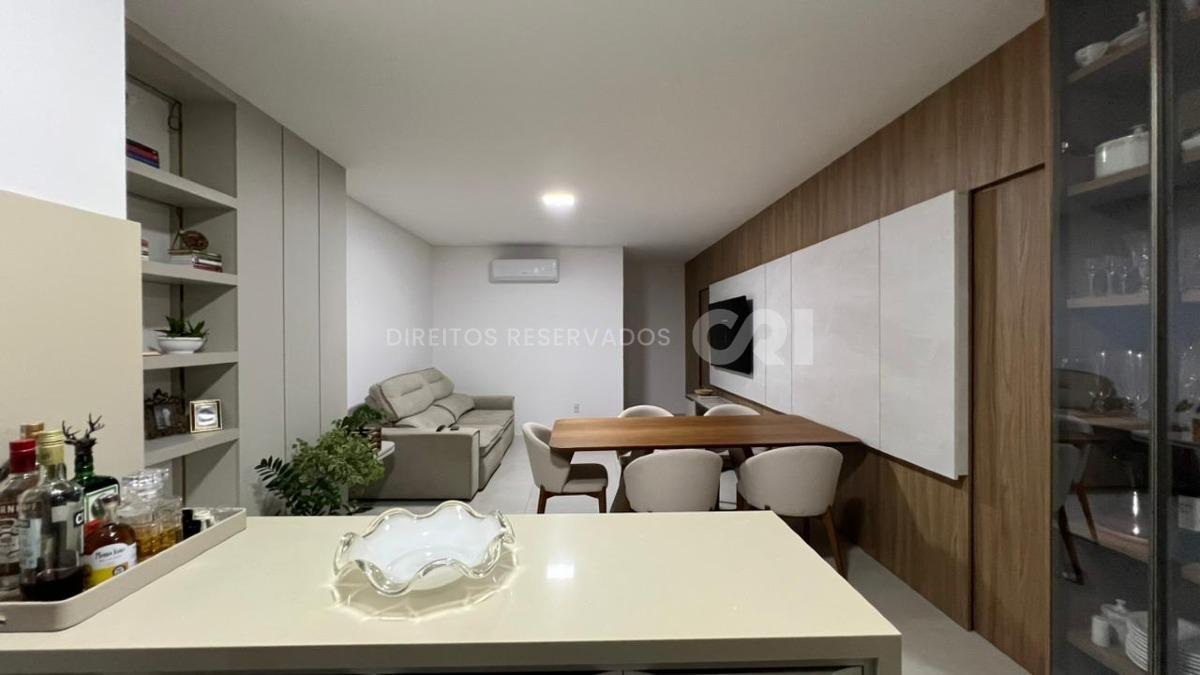 Apartamento com 3 quartos no Edifício Vessel na Meia Praia em Itapema