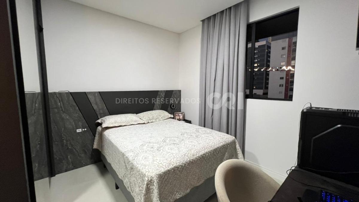 Apartamento com 3 quartos no Edifício Vessel na Meia Praia em Itapema