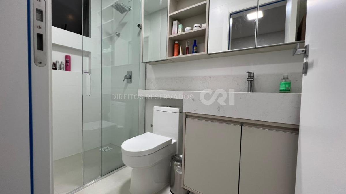 Apartamento com 3 quartos no Edifício Vessel na Meia Praia em Itapema