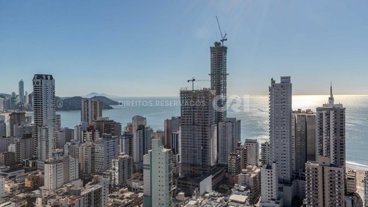 Apartamento com 4 quartos no Horizon Residence no Centro em Balneário Camboriú
