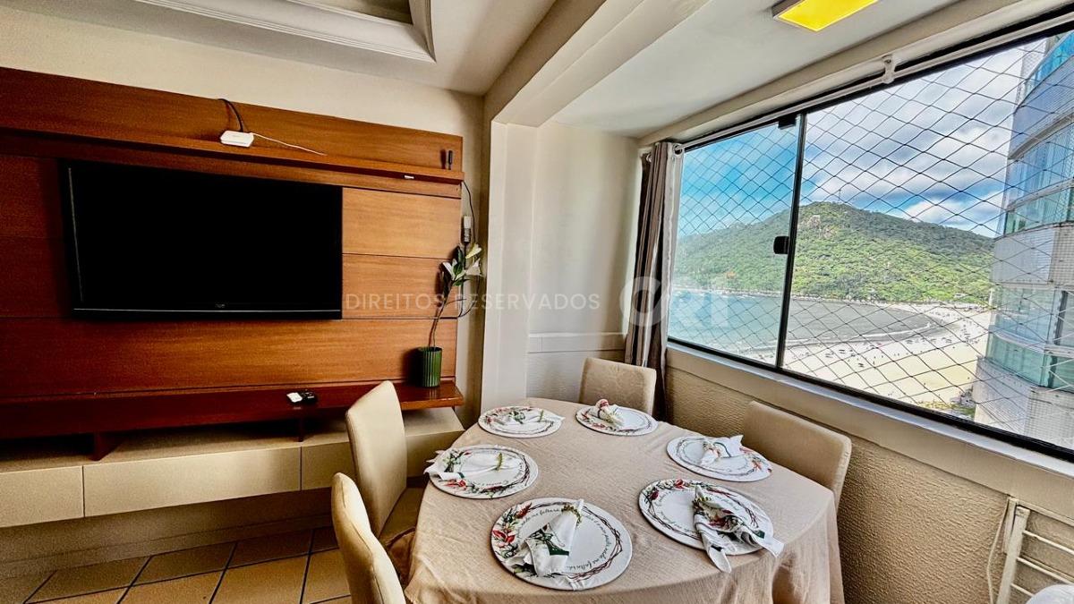 Apartamento com 2 dormitórios sendo 1 suíte no Camboriú Park na Barra Sul em Balneário Camboriú