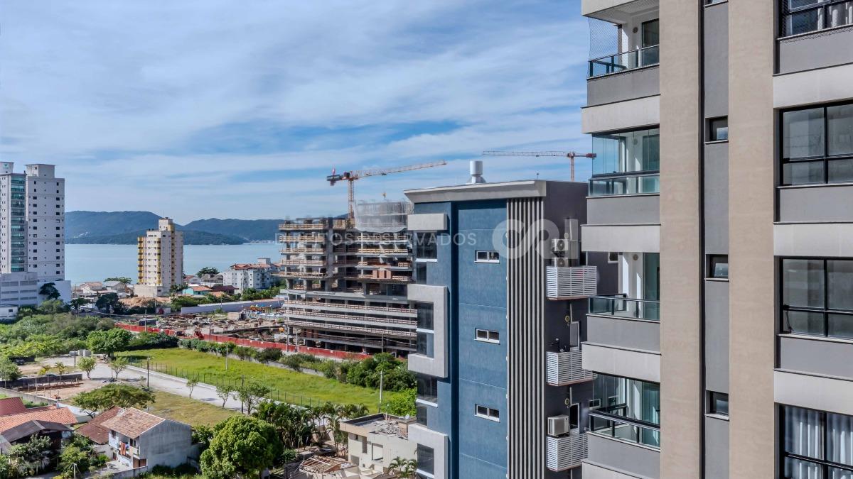 Apartamento com 2 suítes no Edifício Dom Lucca em Perequê, Porto Belo