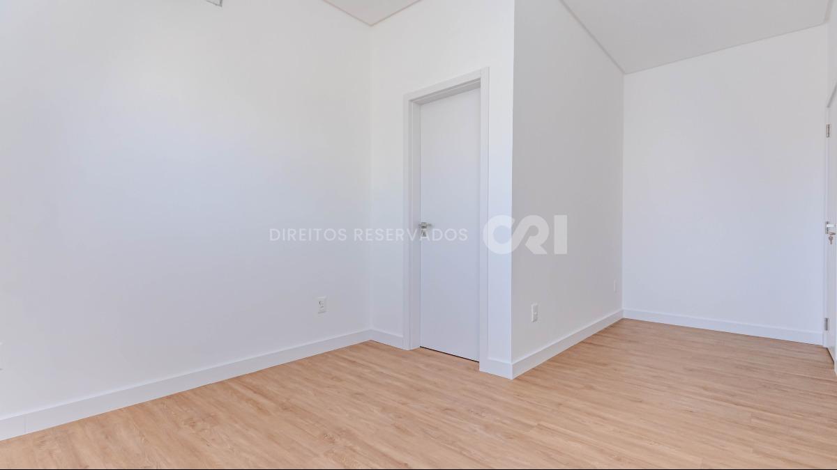 Apartamento com 2 suítes no Edifício Dom Lucca em Perequê, Porto Belo