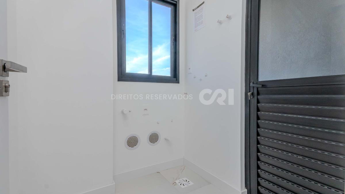 Apartamento com 2 suítes no Edifício Dom Lucca em Perequê, Porto Belo